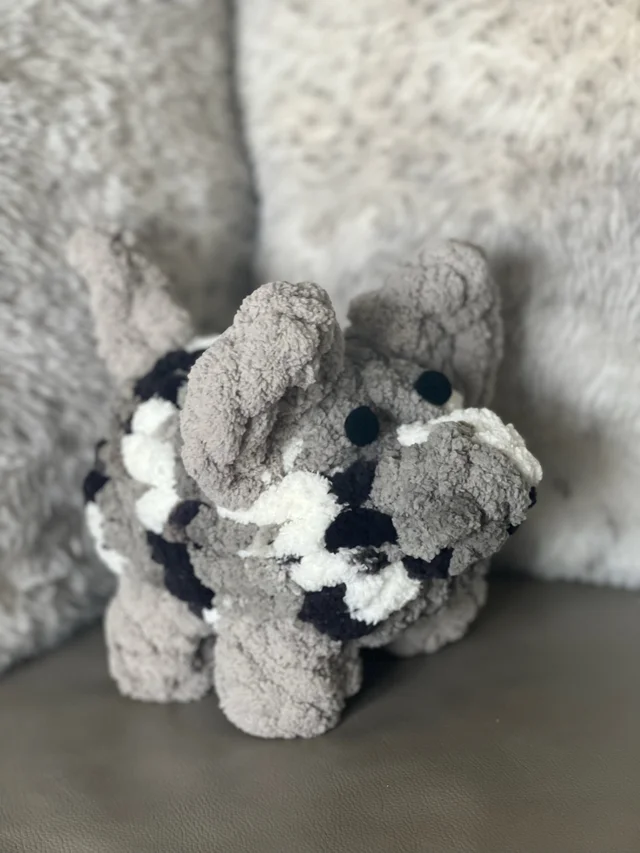 piggie knit plushie